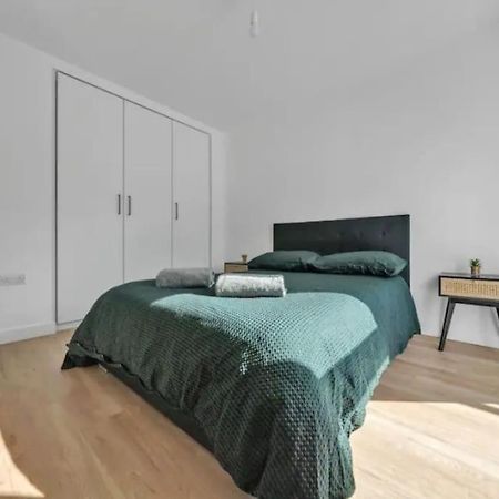 Ferienwohnung Deluxe 1 Bed In Colindale Wembley With Freewifitv London Exterior foto